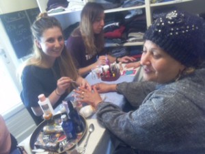 Nos animatrices se sont misent aux petits soins spécialement pour les femmes venues se faire chouhouter !